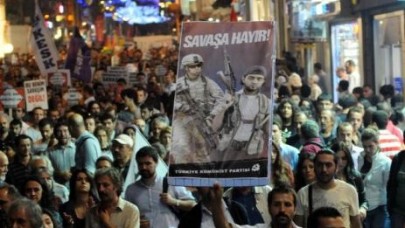 Binlerce İstanbullu Taksim Meydanındaydı!