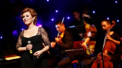 Derya Köroğlu ve Zuhal Olcay’lı açılış