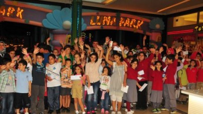 300 çocuğu sevindirdi