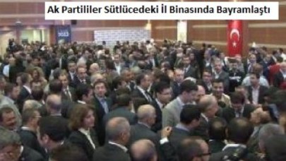 Ak Partilileri İl Binasında Bayramlaştı