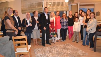 Başkana altı oklu pasta sürprizi