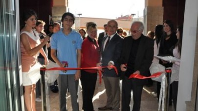 İnsan hakları ve demokrasi sergisi B.Çekmece AKM de…