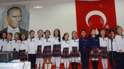 Miniklerden Atatürk’e şiirler….