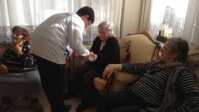 Miniklerden huzurevinde mini konser