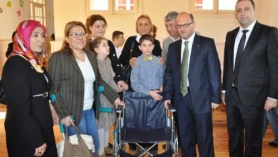 Babayiğit, engellileri ziyaret etti