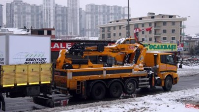 Esenyurt’ta kar çalışmaları devam ediyor