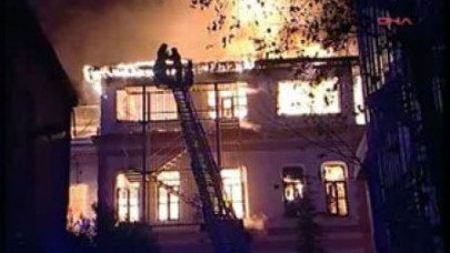 İl Milli Eğitim binası alev alev yandı