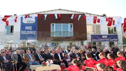 Atatürk Kapalı Spor Salonu Açıldı