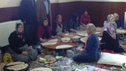 Veliler gözleme pişirdi