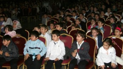 Çocuklara Kapkara Show