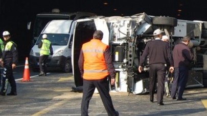 Çevik Kuvvet Midibüsü Devrildi