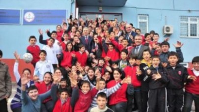 Uzun’un öğrenciler ile futbol keyfi