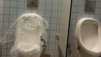 Almanlar 2 aydır WC tamiratını yapamadı?