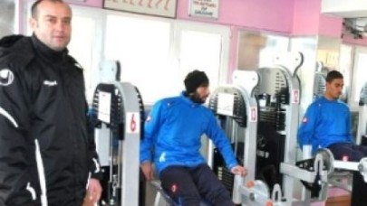 B.ÇEKMECE SALONDA ÇALIŞTI