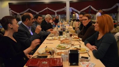 Dr. Gürbüz Çapan'dan gazetecilere yemek