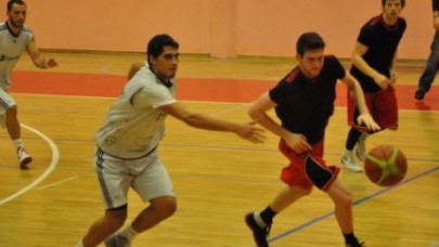 Devler Ara Vermiyor…