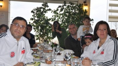 SİLİVRİ AK PARTİ TEKVANDOCULARI AĞIRLADI