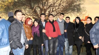 AK Gençlikten beyaz gezi