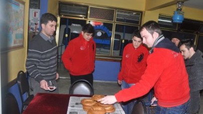 CHP’li Gençler’den erken mesai!