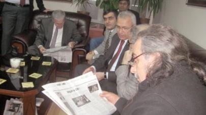 Örgüt toplantısında izdiham!