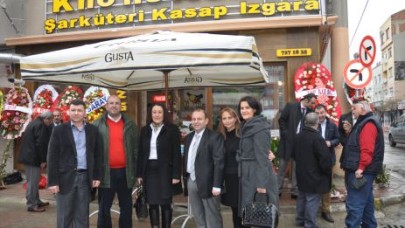 Cız Bız köfte yeni şubesini açtı