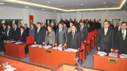 Meclis üyelerinden özür dilemeye davet etti.