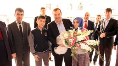 Kadıoğlu İmam Hatipliler ile kahvaltıda bir araya geldi