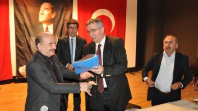 ÇATALCA BELEDİYESİ İŞÇİLERİNİN YANINDA