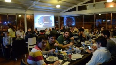 Büyükçekmece Basketbol Kulübü yemekte moral depoladı.