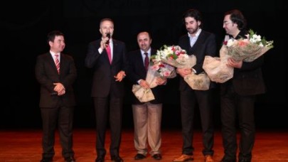 Ömer Döngeloğlu Çanakkale şehitlerini anlattı