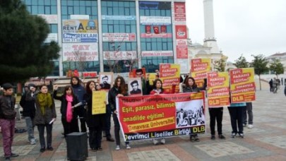 Gelecek üç saate sığar mı?