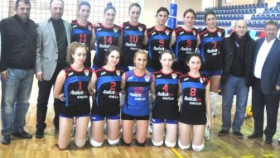 VOLEYBOLDA SİLİVRİSPOR RÜZGARI: 3-1