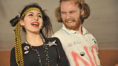 USTALARA TAŞ ÇIKARTIYORLAR