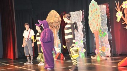 Tiyatroda Avcılar farkı