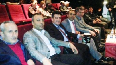 Çiftçiler "Çanakkale Yolun Sonu"yu izledi