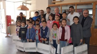 CHP’liler çocukları sevindirdi