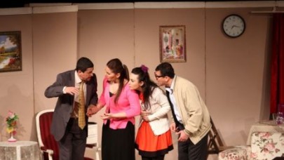 Halkalı sahnesinde kahkaha tufanı