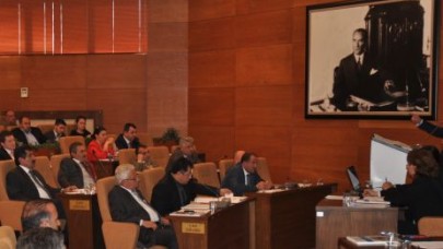 Meclis yine karıştı