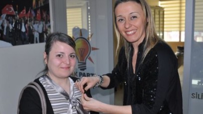 Ak Parti'ye katılımlar devam ediyor