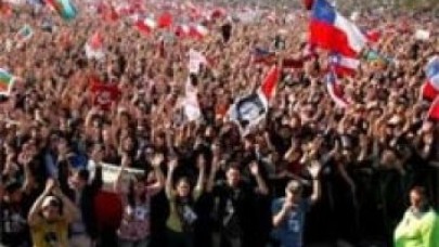 Şili'de öğrenciler sokağa aktı