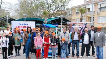 Sahil tezgahlarına karşı broşür dağıttılar