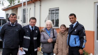 Zabıta memurundan örnek davranış