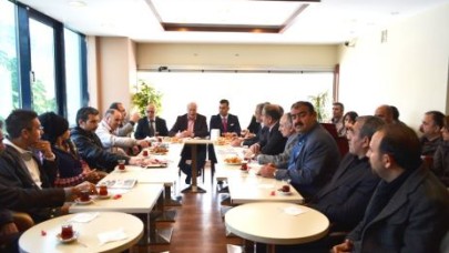 Akil Adamlar Esenyurt’ta STK’larla görüştü