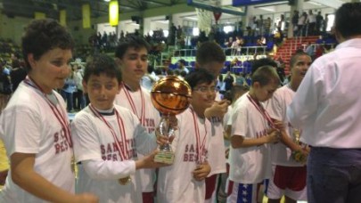 Minik basketbolcuların büyük başarısı!