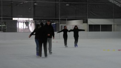 BEYLİKDÜZÜ BUZ PİSTİ START ALIYOR