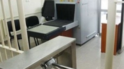 Hoştan Silivri'ye telefon soktu