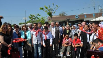 Özel Çocuklara, Asker Kınası