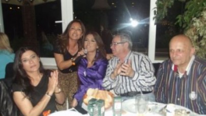 Antik İsmet, eski ve yeni sanatçıları buluşturdu