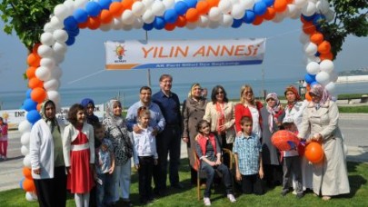 AK Parti’den Engelli annelerine anlamlı kutlama