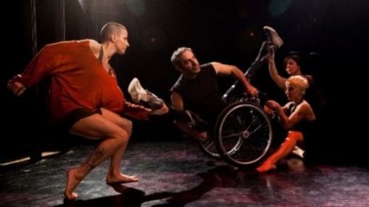 Engelleri dans ile aşıyorlar!